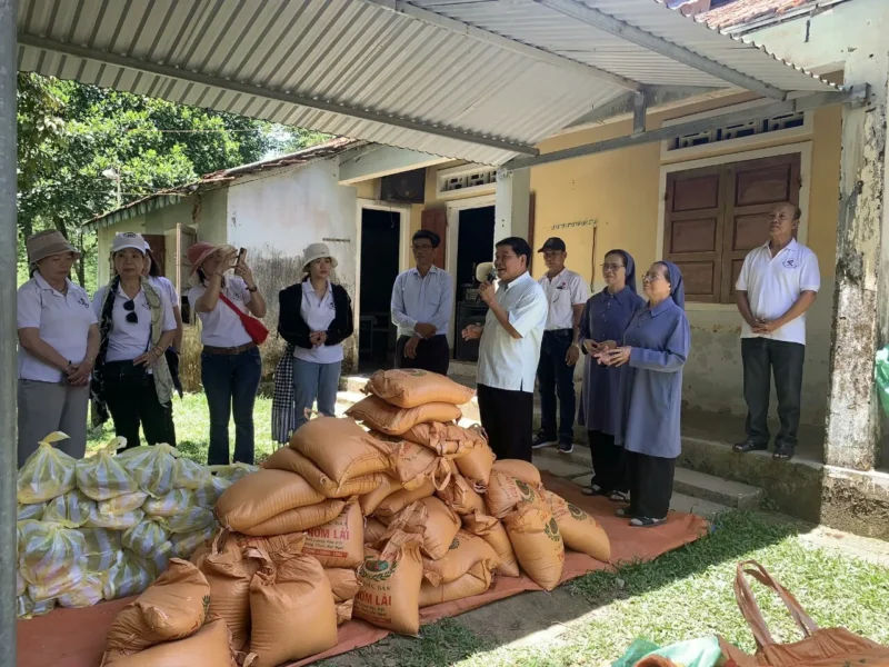 CHUYẾN THIỆN NGUYỆN CỦA NHÓM BÁC ÁI GIÁO XỨ HOÀ MINH